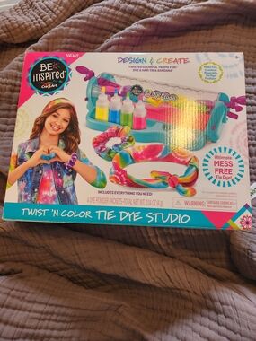 be inspired Twist 'N Color Tie Dye Studio - Turquoise, Pink, Yellow, Blue